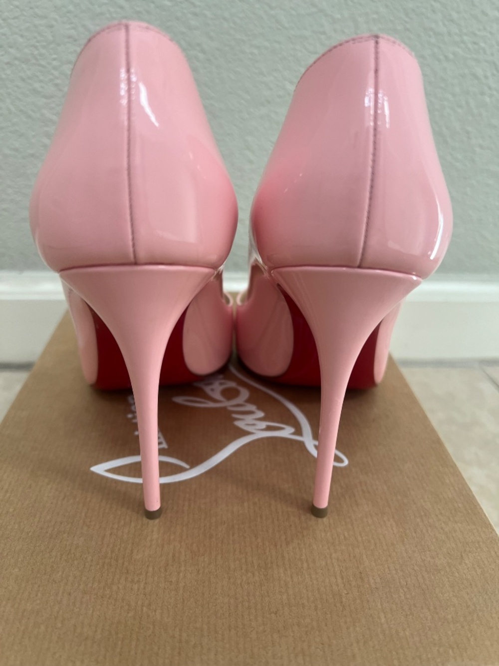 Christian Louboutin Women's hot chick Pink Scalloped Patent - Picture 3 of 5